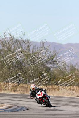 media/Dec-01-2025-Moto Forza (Mon) [[2daa91e15f]]/3-Beginner Group/Session 3 (Turn 3)/